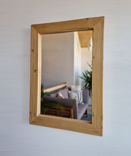 Altholz Spiegel S2047 antik Wandspiegel upcycling nachhaltig Handarbeit Badspiegel Toilettenspiegel