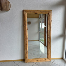 Exklusiver Altholzspiegel aus handgeschlagenen Balken – 92 x 176 cm | Unikat S2344 Altholzspiegel