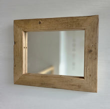 Altholz Spiegel S2338 antik Wandspiegel 42 x 52 upcycling nachhaltig Handarbeit Badspiegel Toilettenspiegel optik Alteiche