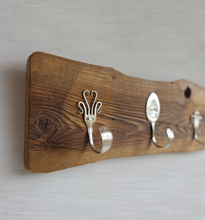 Garderobe Garderobenbrett Altholz alte Bretter Haken aus Silberbesteck