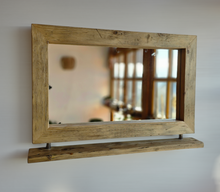 Spiegel aus Altholz mit Ablage |S2240 Wandspiegel Industrial | Handmade Spiegel aus Gerüstbohlen | Rustikales Unikat