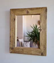 Altholz Spiegel S2102 antik Wandspiegel upcycling nachhaltig Handarbeit Badspiegel Toilettenspiegel optik Alteiche