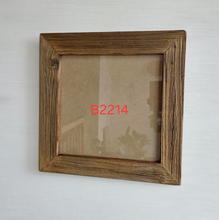 Rustikaler Bilderrahmen 30x30 cm aus sonnenverbrannten Stadelbrettern – Handgemachter Holzrahmen mit Glas & Rückwand – Vintage Bauernhaus Deko