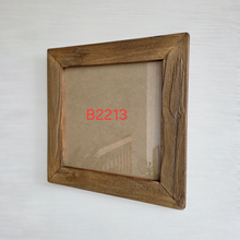 Rustikaler Bilderrahmen 30x30 cm aus sonnenverbrannten Stadelbrettern – Handgemachter Holzrahmen mit Glas & Rückwand – Vintage Bauernhaus Deko