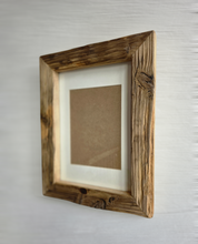 Bilderrahmen aus Altholz – B2245 Handgefertigt aus alter Gerüstbohle | Vintage Holzrahmen mit Glasfront & Passepartout