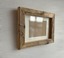 Bilderrahmen aus Altholz – B2245 Handgefertigt aus alter Gerüstbohle | Vintage Holzrahmen mit Glasfront & Passepartout