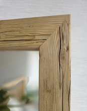 Spiegel aus Altholz mit Ablage |S2270 Wandspiegel Industrial | Handmade Spiegel aus Gerüstbohlen | Rustikales Unikat