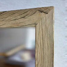 Altholz Spiegel S2358 antik Wandspiegel 42 x 52 upcycling nachhaltig Handarbeit Badspiegel Toilettenspiegel optik Alteiche