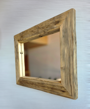 Altholz Spiegel S2235 antik Wandspiegel 42 x 52 upcycling nachhaltig Handarbeit Badspiegel Toilettenspiegel optik Alteiche