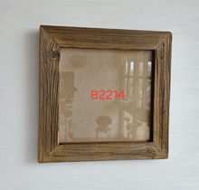 Rustikaler Bilderrahmen 30x30 cm aus sonnenverbrannten Stadelbrettern – Handgemachter Holzrahmen mit Glas & Rückwand – Vintage Bauernhaus Deko