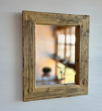 Altholz Spiegel S2235 antik Wandspiegel 42 x 52 upcycling nachhaltig Handarbeit Badspiegel Toilettenspiegel optik Alteiche