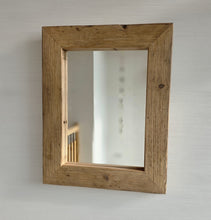 Altholz Spiegel S2338 antik Wandspiegel 42 x 52 upcycling nachhaltig Handarbeit Badspiegel Toilettenspiegel optik Alteiche