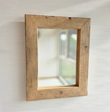 Altholz Spiegel S2338 antik Wandspiegel 42 x 52 upcycling nachhaltig Handarbeit Badspiegel Toilettenspiegel optik Alteiche