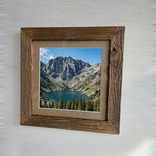 Altholz Bilderrahmen 40x40 cm rustikal, sonnenverbranntes Scheunenholz handgefertigt mit Glas, Vintage Fotorahmen Holz Unikat, Wanddeko B2532