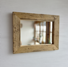 Altholz Spiegel S2264 antik Wandspiegel 42 x 52 upcycling nachhaltig Handarbeit Badspiegel Toilettenspiegel optik Alteiche