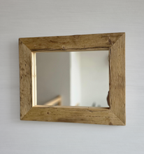 Altholz Spiegel S2264 antik Wandspiegel 42 x 52 upcycling nachhaltig Handarbeit Badspiegel Toilettenspiegel optik Alteiche