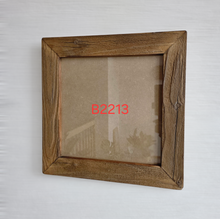 Rustikaler Bilderrahmen 30x30 cm aus sonnenverbrannten Stadelbrettern – Handgemachter Holzrahmen mit Glas & Rückwand – Vintage Bauernhaus Deko