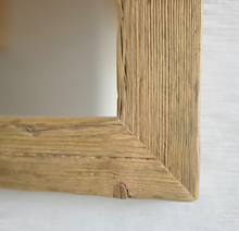 Altholz Spiegel S2264 antik Wandspiegel 42 x 52 upcycling nachhaltig Handarbeit Badspiegel Toilettenspiegel optik Alteiche