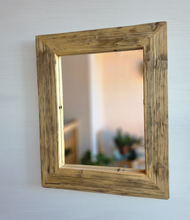 Altholz Spiegel S2235 antik Wandspiegel 42 x 52 upcycling nachhaltig Handarbeit Badspiegel Toilettenspiegel optik Alteiche