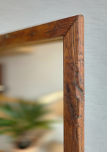 Altholz Spiegel S2229 Schminkspiegel 48 x 51  Badspiegel aus alter Kirchenbank von ca. 1750 Alteiche