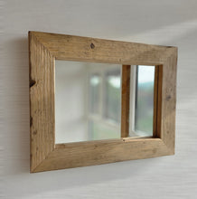 Altholz Spiegel S2338 antik Wandspiegel 42 x 52 upcycling nachhaltig Handarbeit Badspiegel Toilettenspiegel optik Alteiche