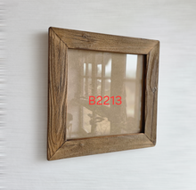 Rustikaler Bilderrahmen 30x30 cm aus sonnenverbrannten Stadelbrettern – Handgemachter Holzrahmen mit Glas & Rückwand – Vintage Bauernhaus Deko