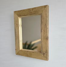 Altholz Spiegel S2264 antik Wandspiegel 42 x 52 upcycling nachhaltig Handarbeit Badspiegel Toilettenspiegel optik Alteiche