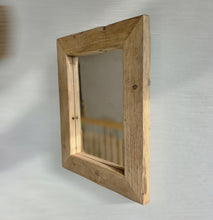 Altholz Spiegel S2338 antik Wandspiegel 42 x 52 upcycling nachhaltig Handarbeit Badspiegel Toilettenspiegel optik Alteiche