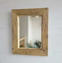 Altholz Spiegel S2264 antik Wandspiegel 42 x 52 upcycling nachhaltig Handarbeit Badspiegel Toilettenspiegel optik Alteiche