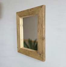 Altholz Spiegel S2264 antik Wandspiegel 42 x 52 upcycling nachhaltig Handarbeit Badspiegel Toilettenspiegel optik Alteiche
